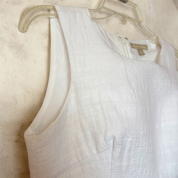 Banana Republic White Peplum Top🤍Textured, Linen like Cotton Sleeveless Lined - Picture 3 of 14